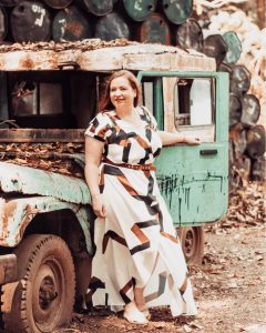 Exploring Munnar with the Kerala Blog Express. The stunning landscape of the tea plantations and learning how tea is made in the Lockhart Tea Factory in the hill station Munnar in Kerala, India. Read more on www.ouruniquestays.com