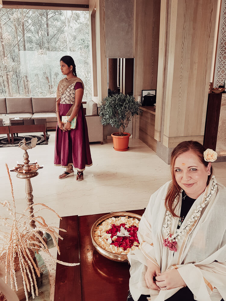 Exploring Munnar with the Kerala Blog Express. The stunning landscape of the tea plantations and learning how tea is made in the Lockhart Tea Factory in the hill station Munnar in Kerala, India. Read more on www.ouruniquestays.com