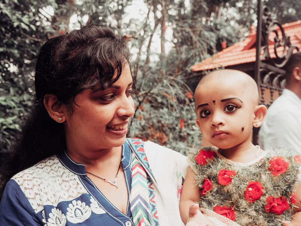 Exploring Munnar with the Kerala Blog Express. The stunning landscape of the tea plantations and learning how tea is made in the Lockhart Tea Factory in the hill station Munnar in Kerala, India. Read more on www.ouruniquestays.com