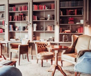 Escape your everyday at the Country Living Hotel Bath If you have been following me on Instagram you will know that I have been obsessing over the golden coloured limestone architecture and beautiful weeping willows of Bath after spending a weekend there recently. I was lucky enough to stay in the newly refurbished Country Living Hotel Lansdown Grove. You really do get to escape your everyday at the Country Living Hotel Bath. Read more at www.ouruniquestays.com.