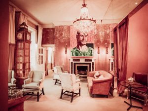 No.15 Great Pulteney: is this Bath's most unique hotel? There are so many beautiful places to stay in the city of Bath but No.15 Great Pulteney is in a class of its own. Not only is it a luxury boutique hotel that is on the pulse, but, in my opinion No.15 Great Pulteney is one of the most unique hotels I've stayed in. Read more on www.ouruniquestays.com