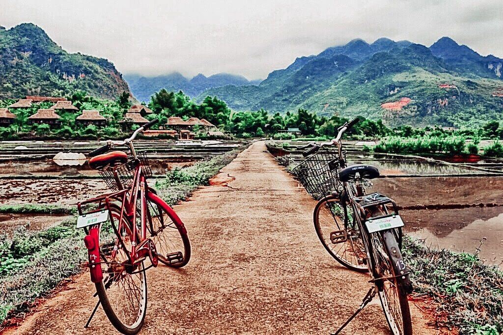 A comprehensive month by month guide on the best places to visit based on calendar month. Read more on www.ouruniquestays.com