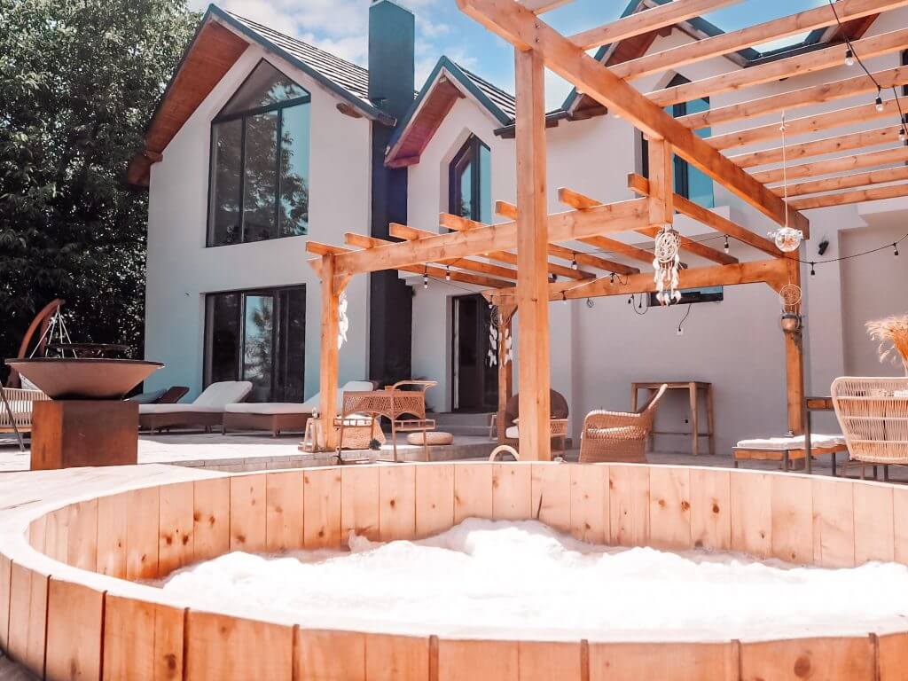 By the Lake. An exclusive place to stay in Bucharest. Read more on www.ouruniquestays.com