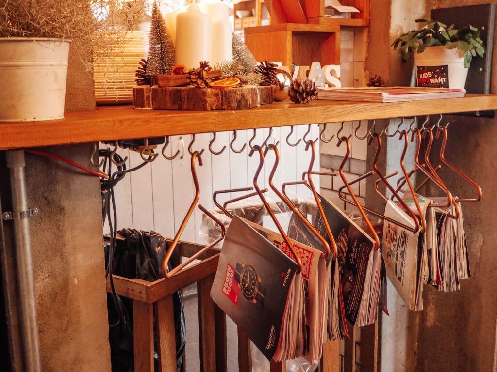 Newspapers on hangers in Bullerei Restaurant Hamburg