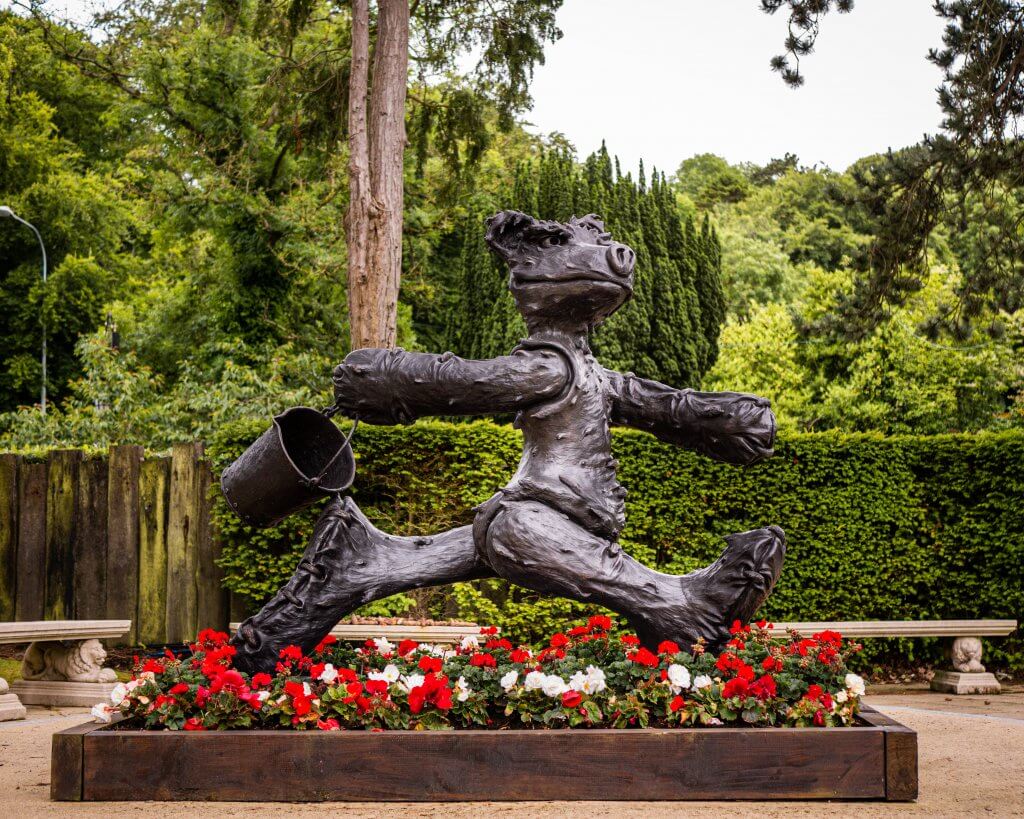 Bear sculpture by Patrick O'Reilly