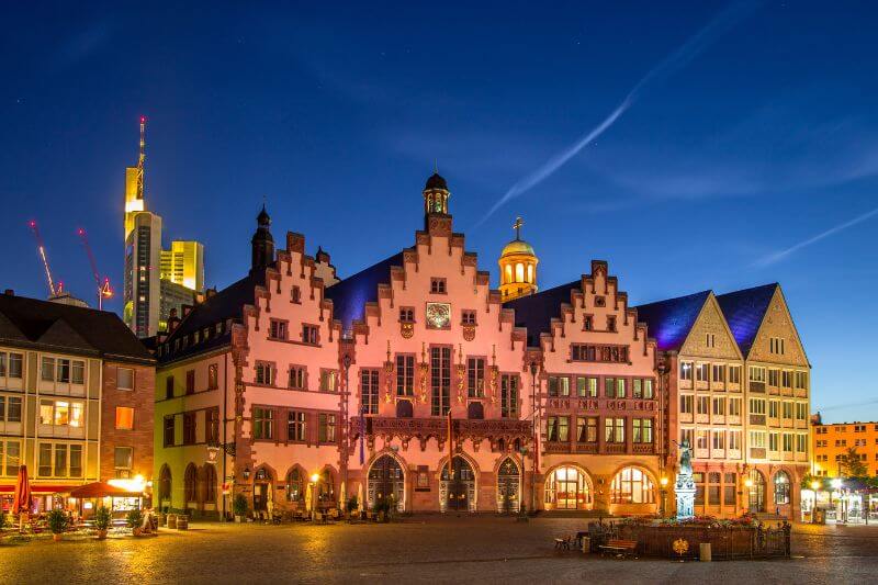 Frankfurt Altstadt at night.