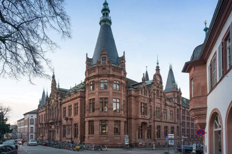 Heidelberg: Where history and romance intertwine in a charming city experience.