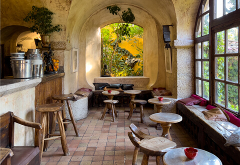Interior bar at La Colombe d’Or Saint Paul de Vence