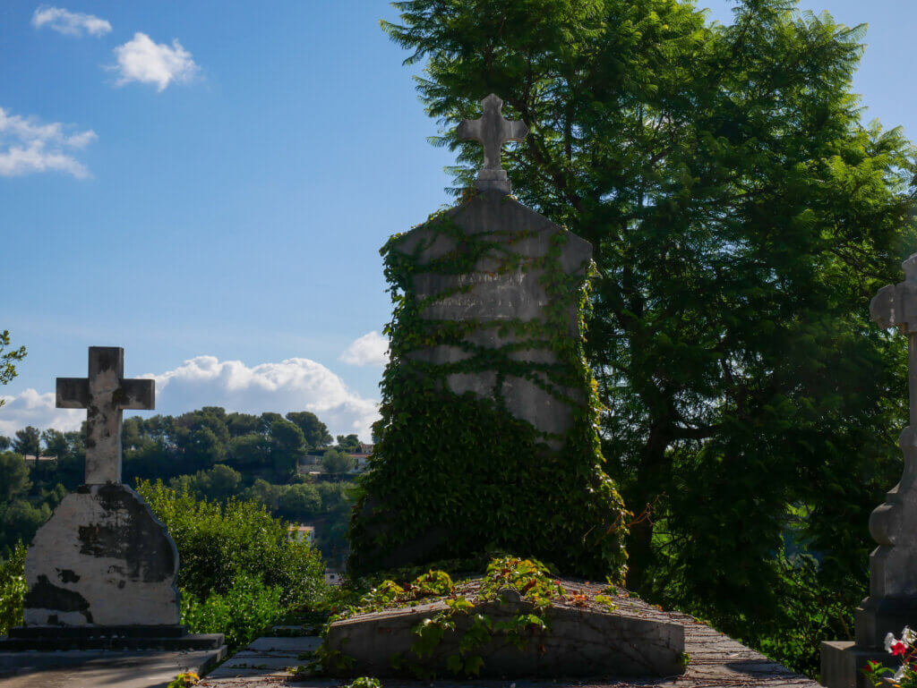 Sculpted memorial in Saint Paul de Vence cemetery