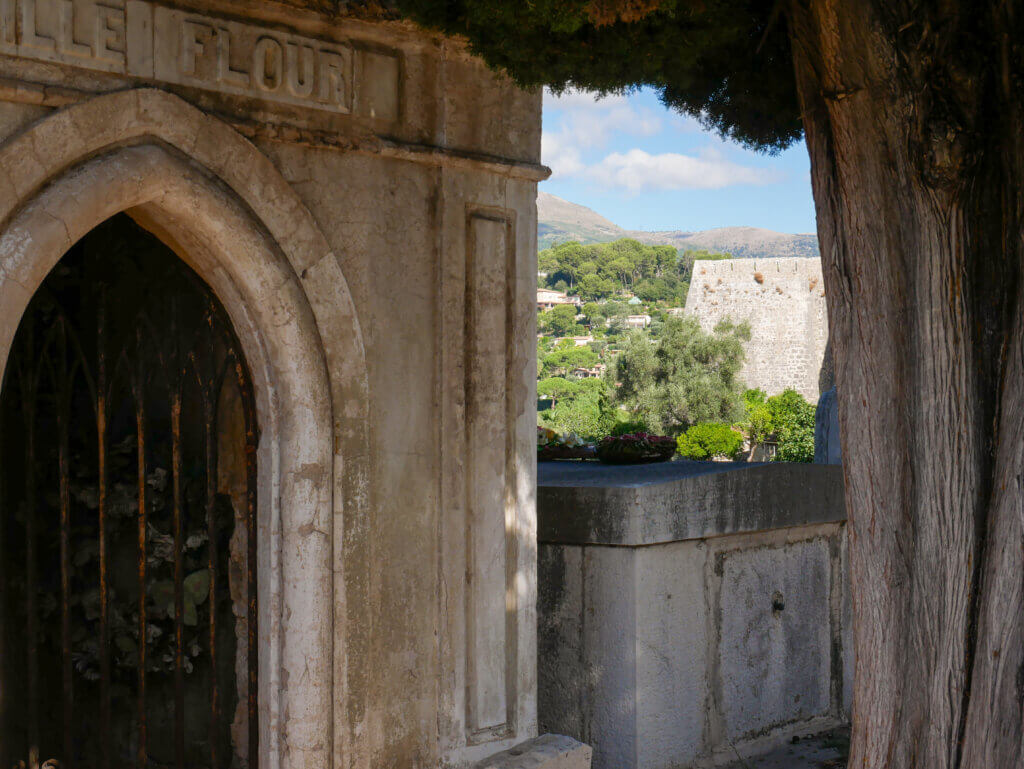 Sculpted memorial in Saint Paul de Vence cemetery